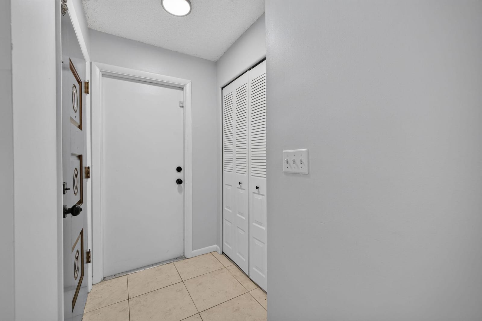 313 SE Atlas Terrace — photo 4