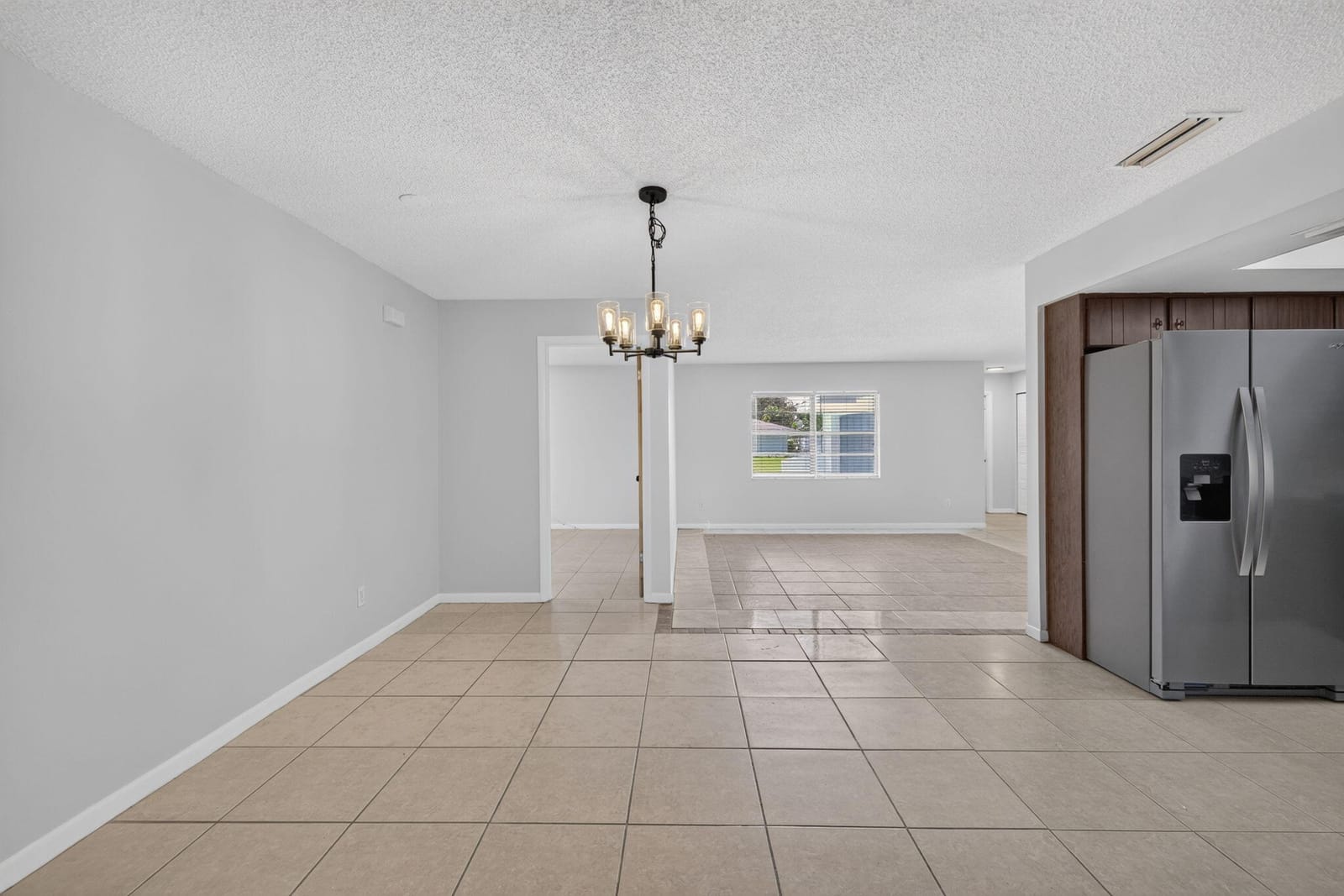 313 SE Atlas Terrace — photo 9
