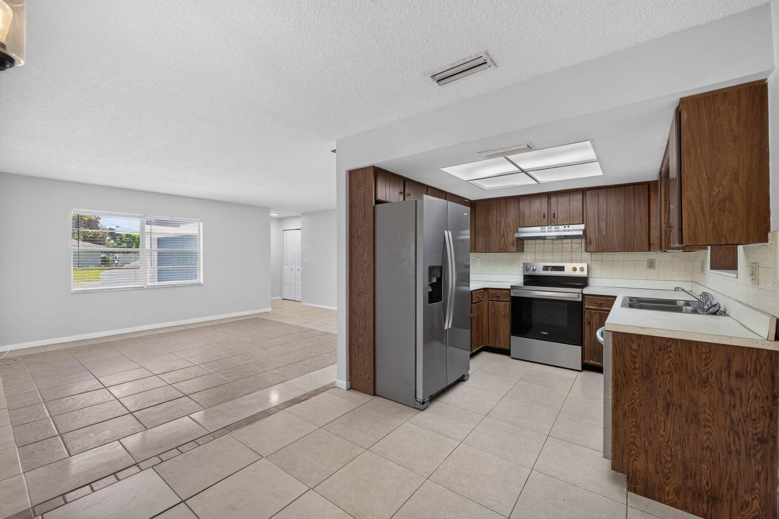 313 SE Atlas Terrace — photo 10
