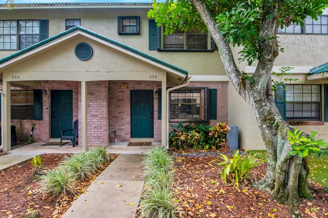 530 WESTREE Lane 530, Village Townhouses Jacaranda, Plantation, FL