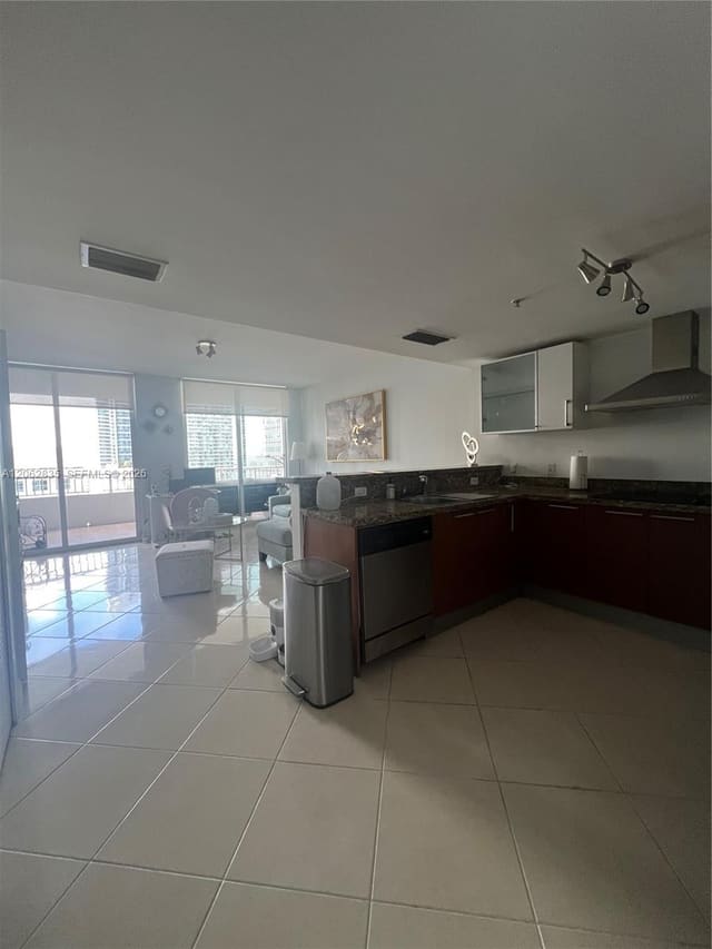 170 SE 14th Street 2007, The Sail, Miami, FL