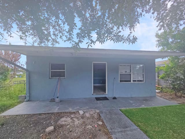 715 N 10TH Street, sold in ZIP 34950, Fort Pierce, FL