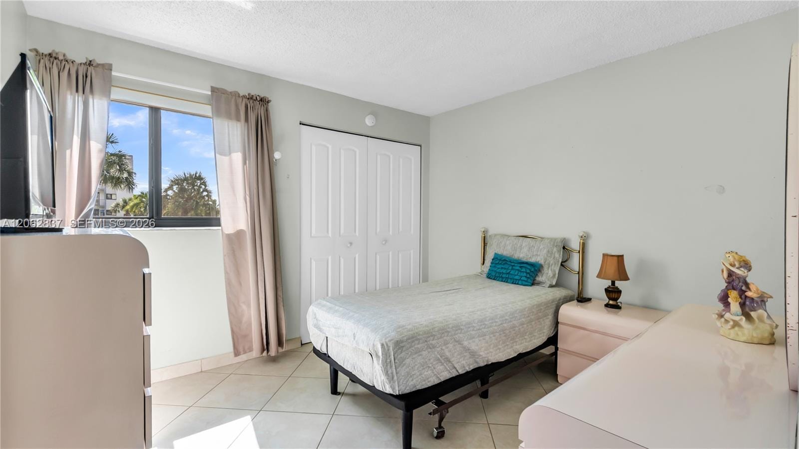 1820 W 53rd Street 204 — photo 7