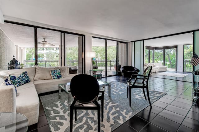 2901 S Bayshore Drive 2G, Miami, FL 33133