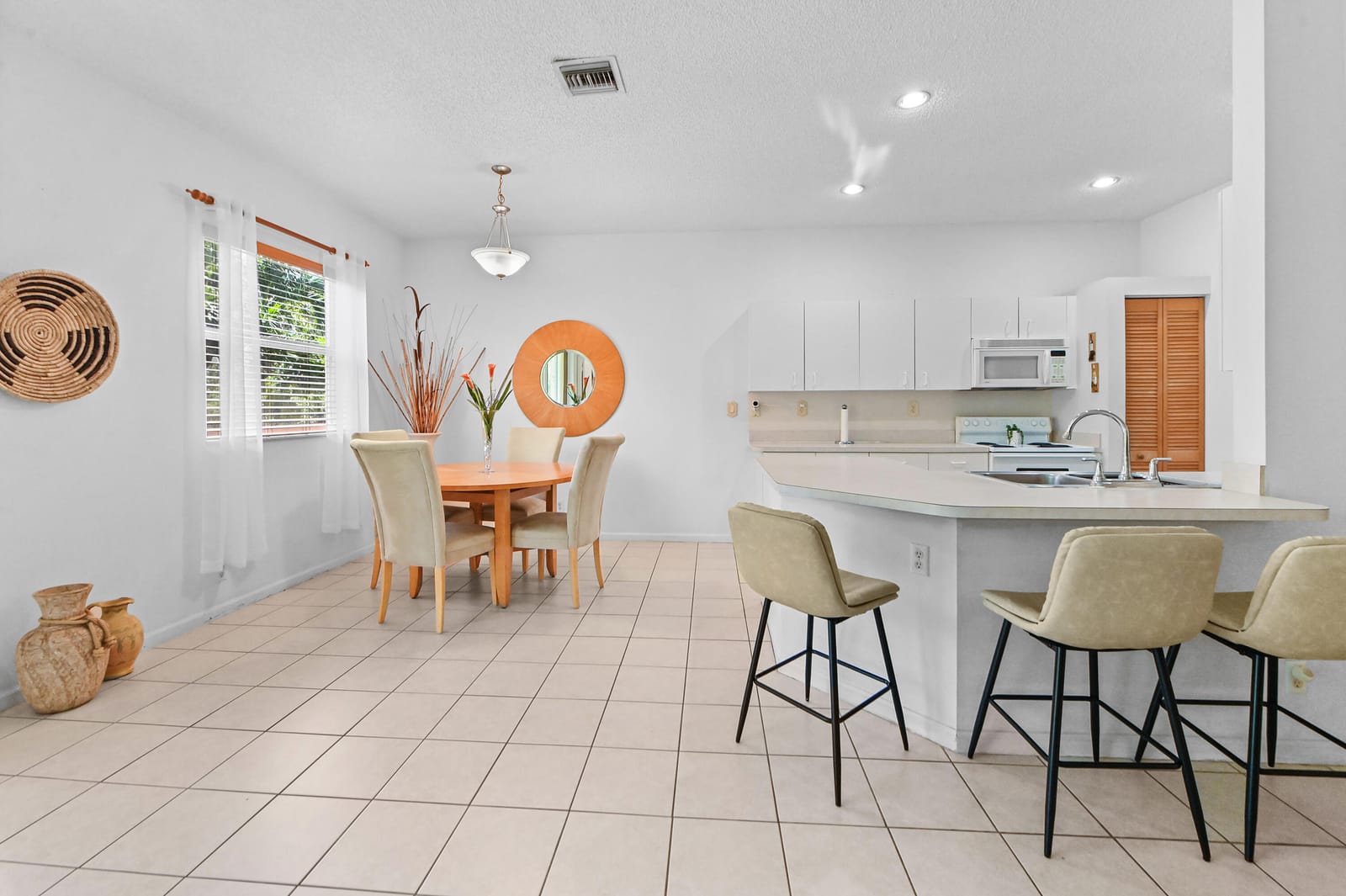 1308 Fishers Place — photo 9