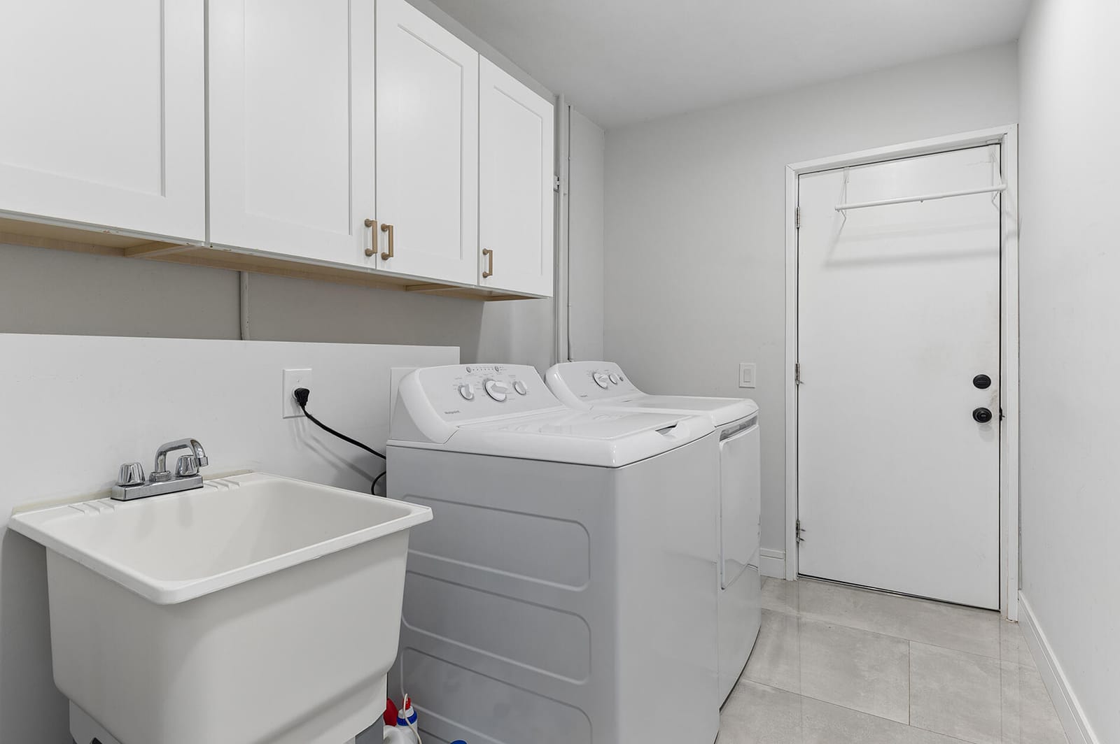 405 CHAPEL HILL Boulevard — photo 11