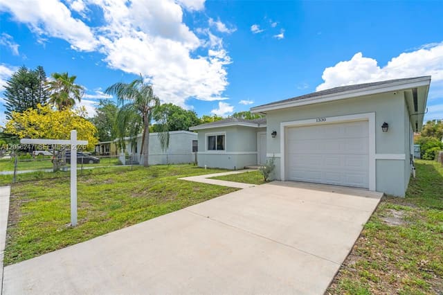 1330 NW 11th Street, Chateau Park Sec, Fort Lauderdale, FL
