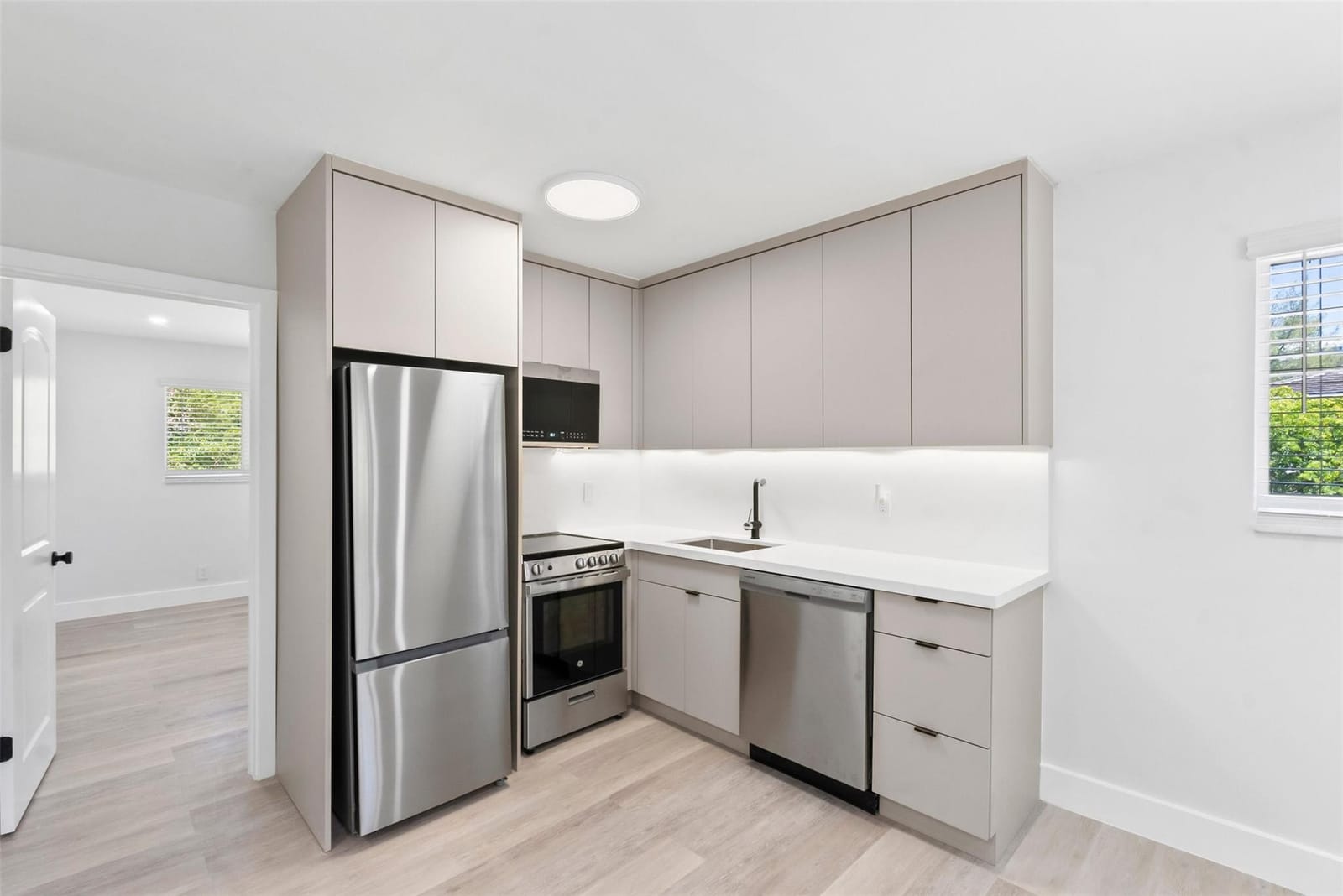 1101 NE 18th Avenue 1 — photo 3