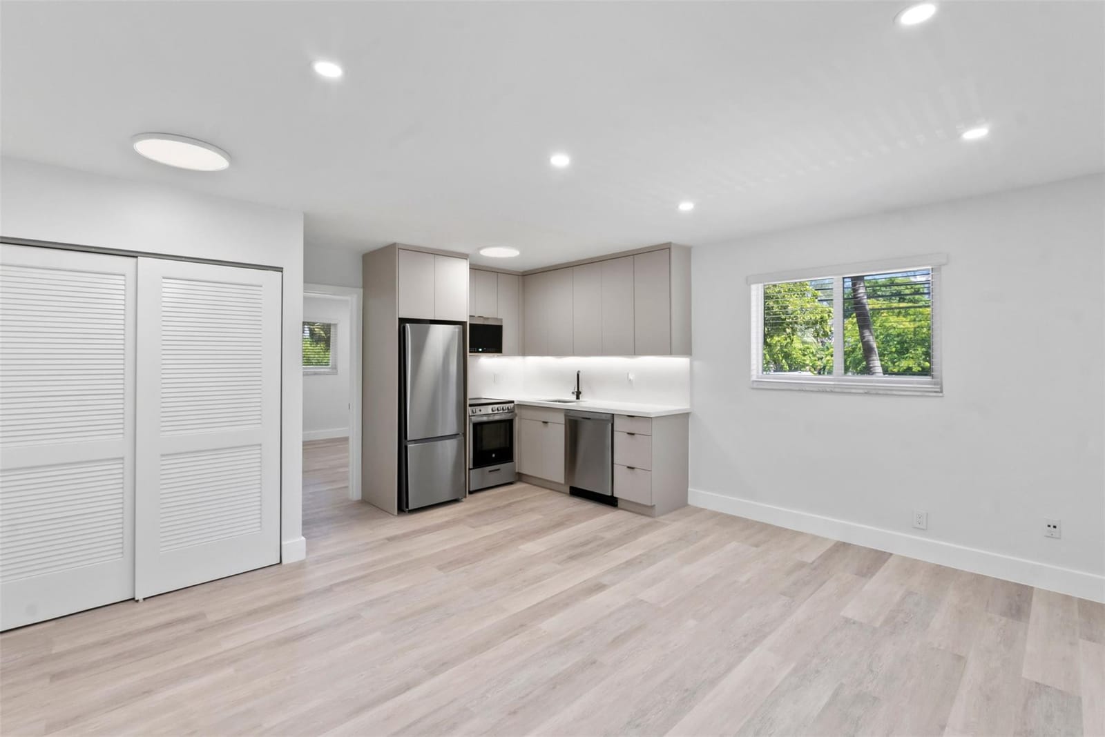 1101 NE 18th Avenue 1 — photo 4
