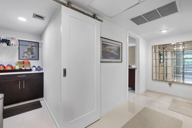 3930 OAKS CLUBHOUSE Drive 401, sold in ZIP 33069, Pompano Beach, FL