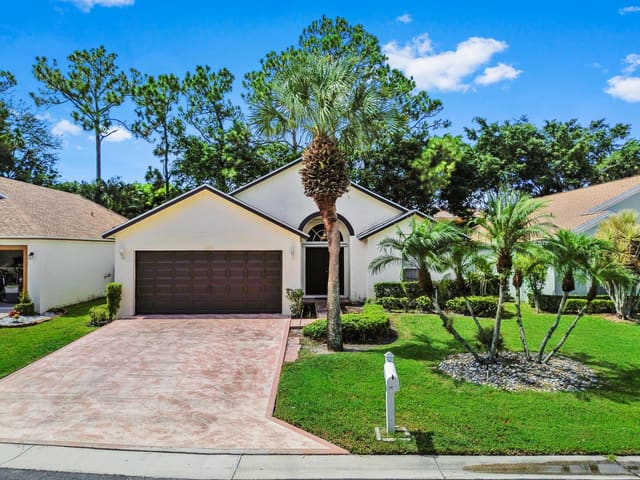 320 Hammocks Trail, River Bridge, Greenacres, FL