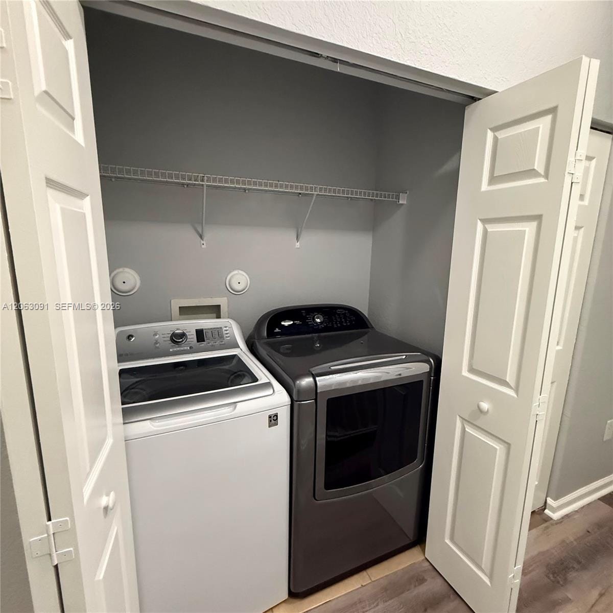 8811 S Isles Creek 8811 — photo 2