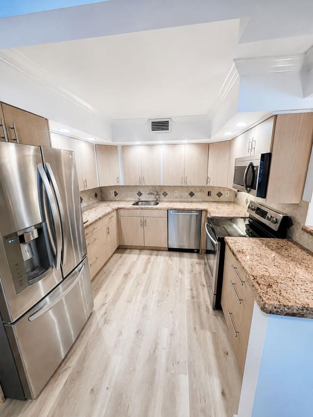 2035 LINCOLN B, sold in Lincoln At Century Village Condo, Boca Raton, FL