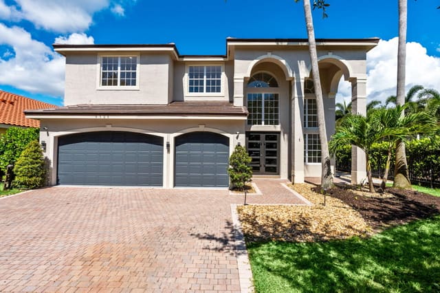 9705 Napoli Woods Lane, sold in Saturnia Isles 3, Delray Beach, FL