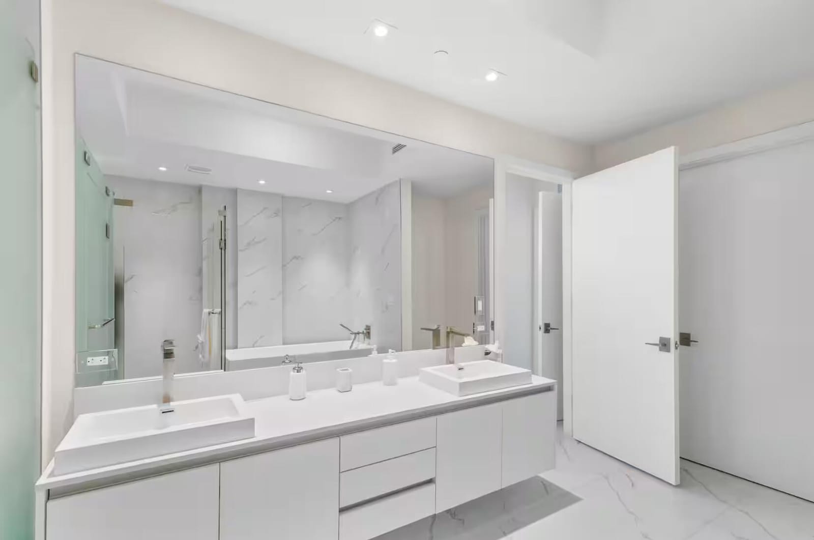 3100 N OCEAN Drive H-1401 — photo 8