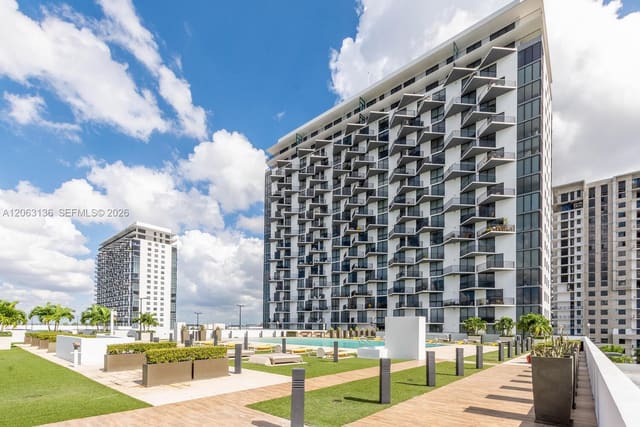 5300 Paseo Boulevard 1905, Doral, FL 33166