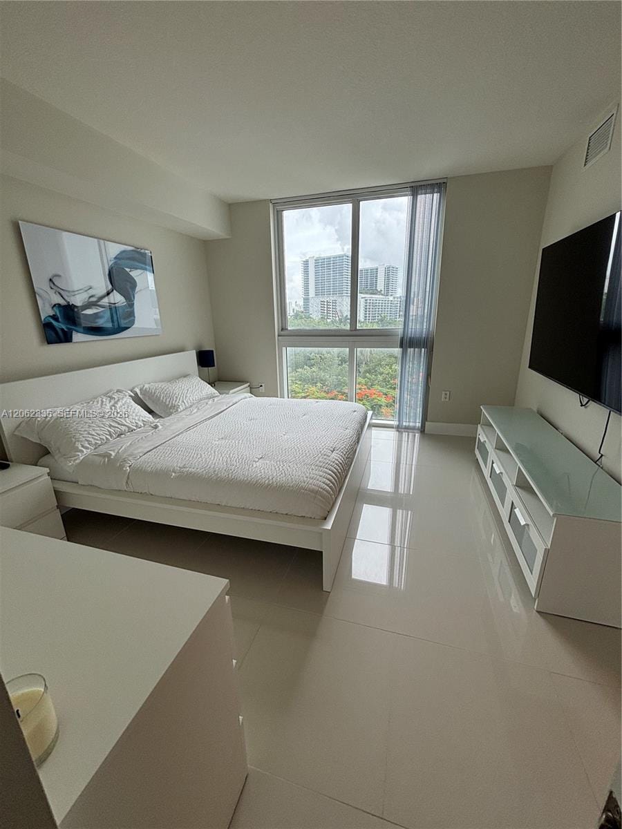 1871 S River Drive 801 — photo 11