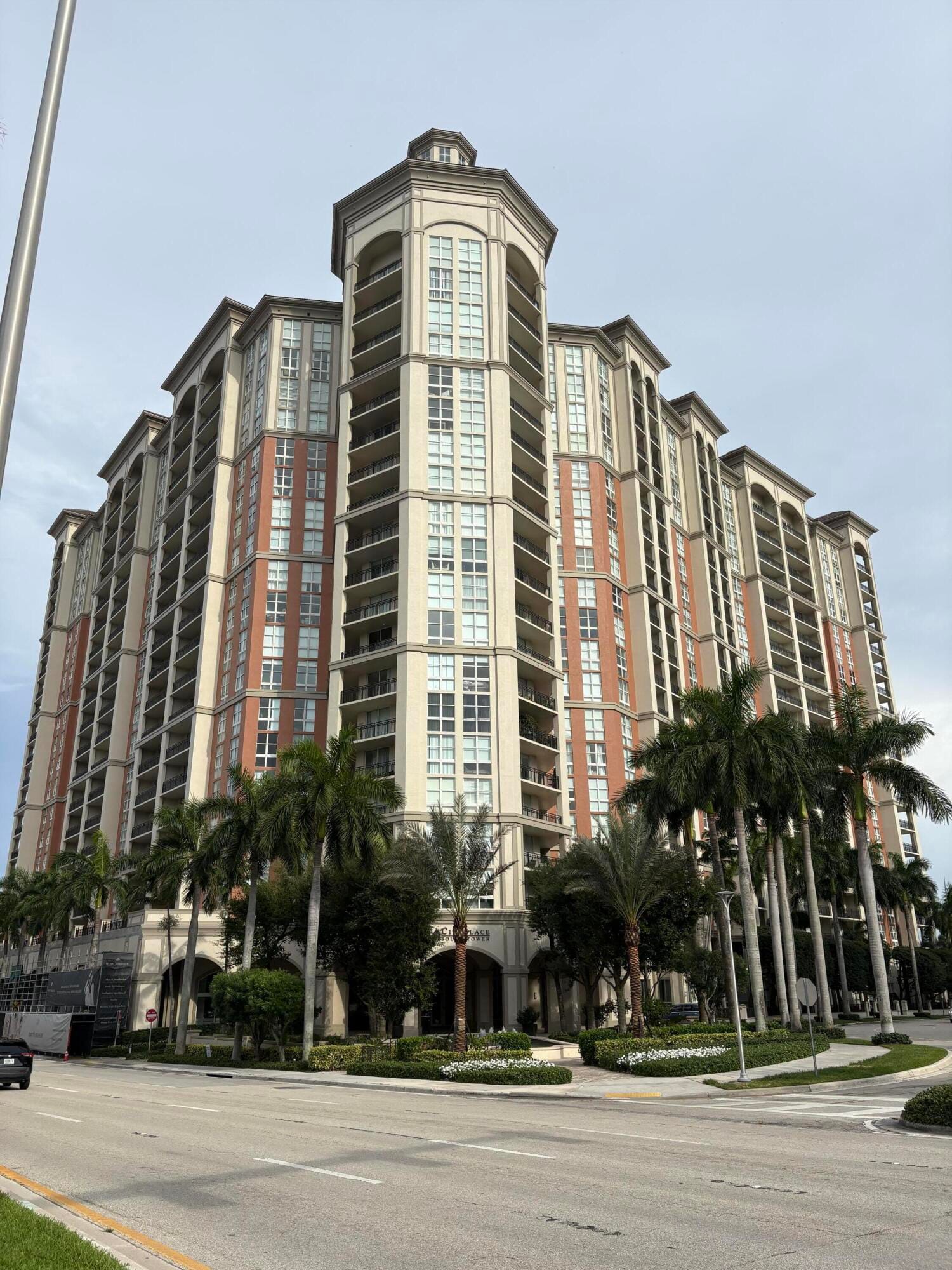 550 OKEECHOBEE Boulevard 825 — photo 2