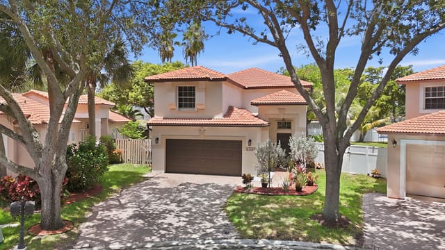 6261 NW 38TH Drive, sold in Turtle Run, Coral Springs, FL
