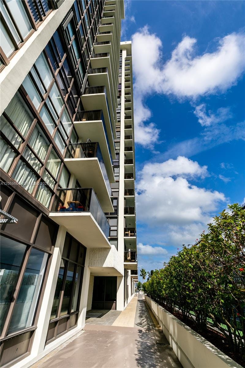 600 NE 36th Street 1017, Miami, FL 33137 photo 16
