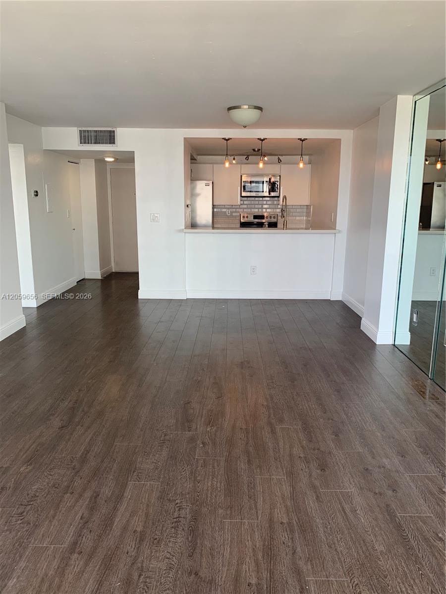 600 NE 36th Street 1017 — photo 3