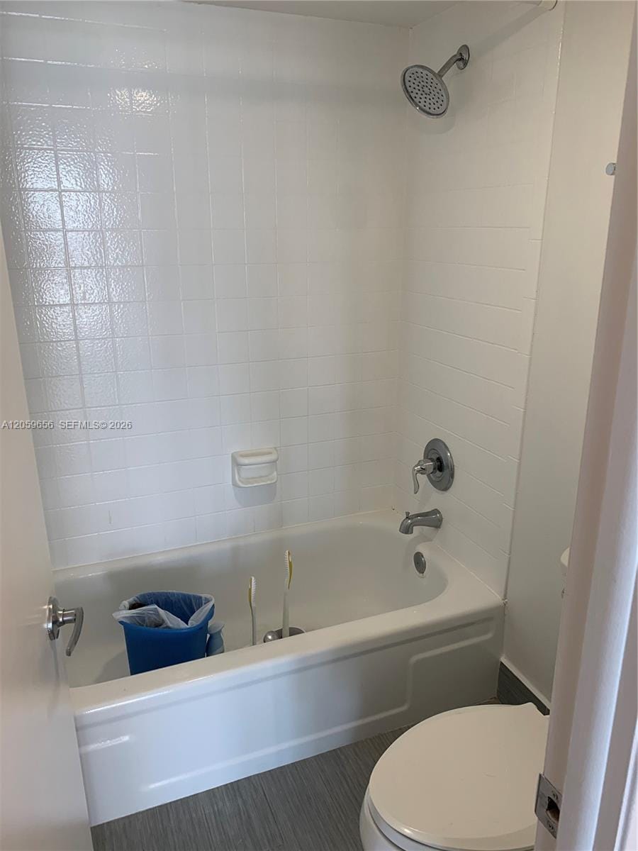 600 NE 36th Street 1017 — photo 4