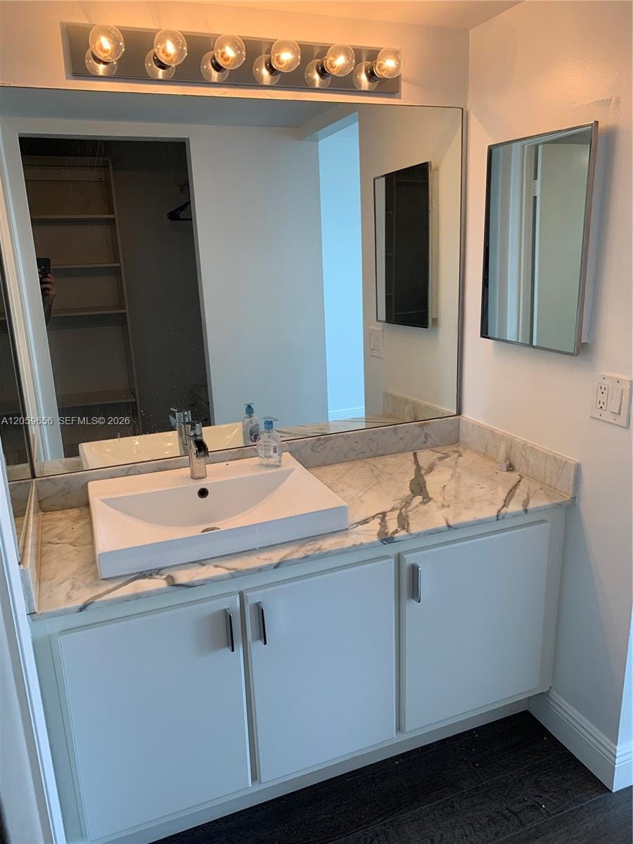 600 NE 36th Street 1017 — photo 6