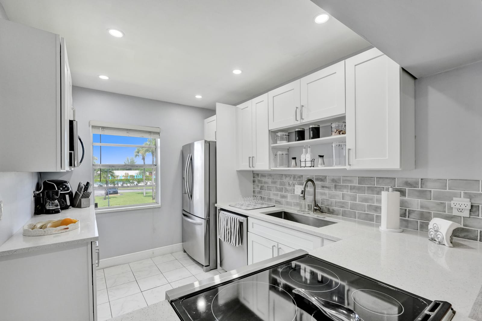 130 LAKE MERYL Drive 227, West Palm Beach, FL 33411 photo 13