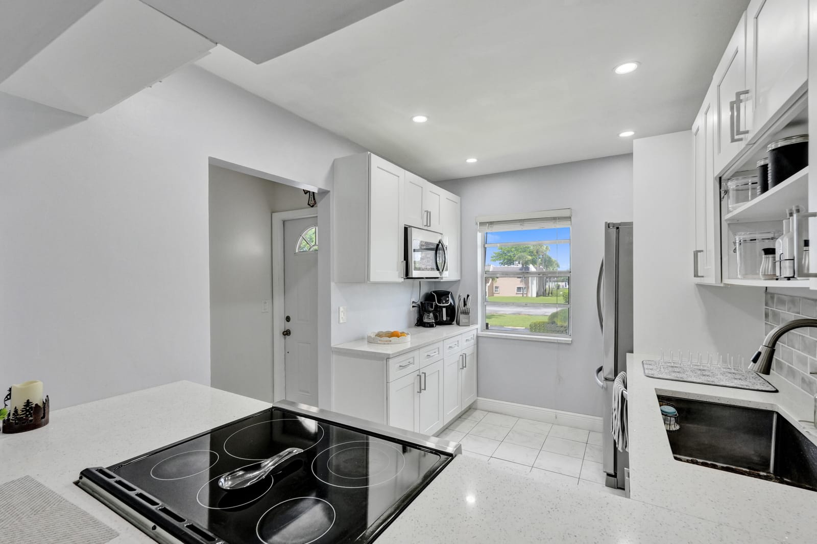 130 LAKE MERYL Drive 227, West Palm Beach, FL 33411 photo 15