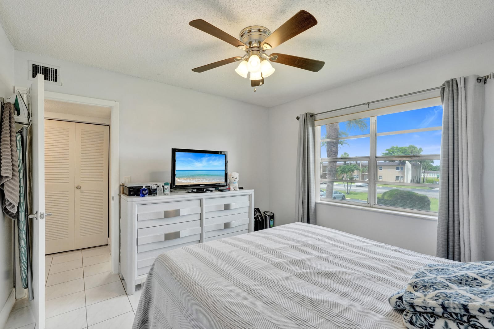 130 LAKE MERYL Drive 227, West Palm Beach, FL 33411 photo 16