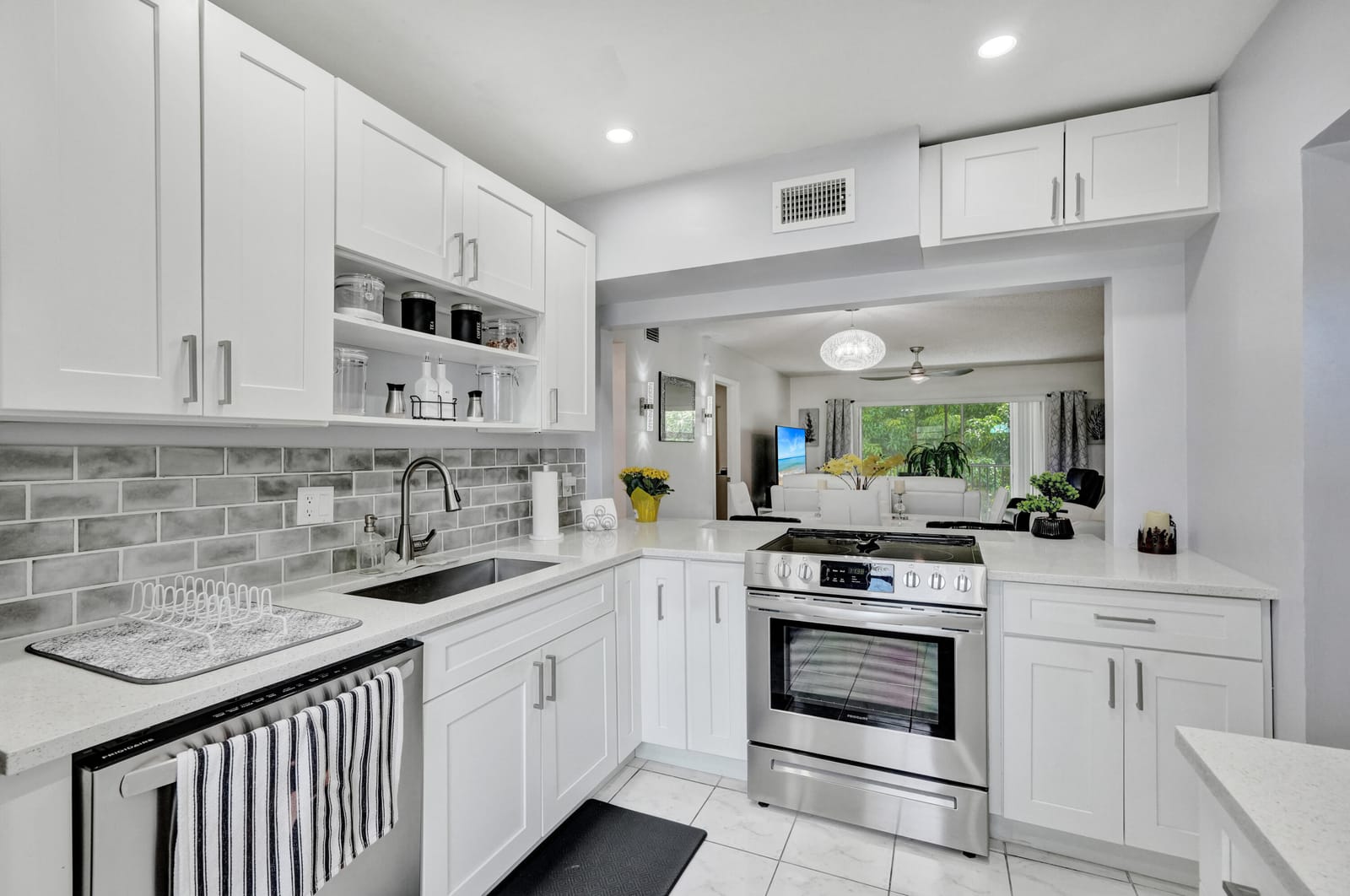 130 LAKE MERYL Drive 227 — photo 4