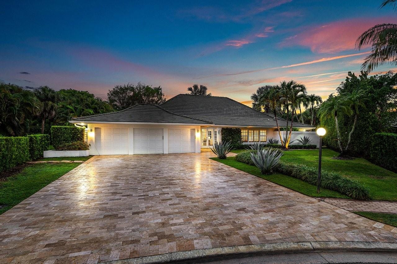 Pending home at 17844 SCARSDALE Way, Boca Raton, FL 33496