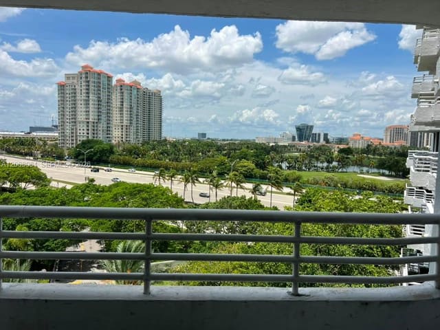 3300 NE 192nd Street 803, Parc Central Aventura Eas, Aventura, FL