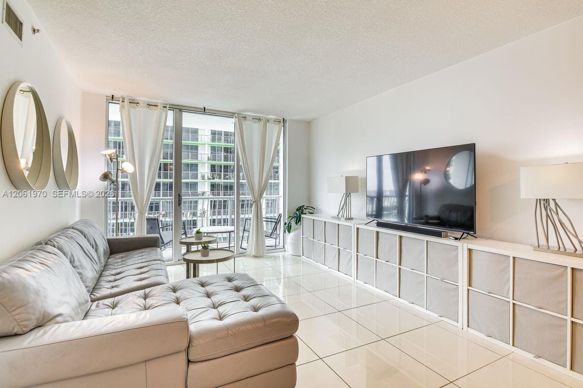1750 N Bayshore Drive 1909 — photo 2