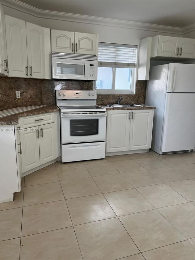 1100 SW 126th Place 1, Miami, FL 33184