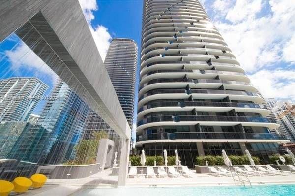 45 SW 9th Street 2501, Miami, FL 33130 photo 17