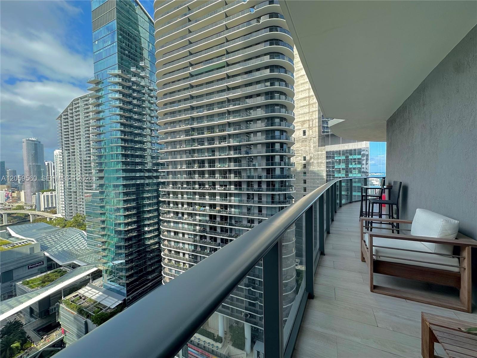 45 SW 9th Street 2501 — photo 3