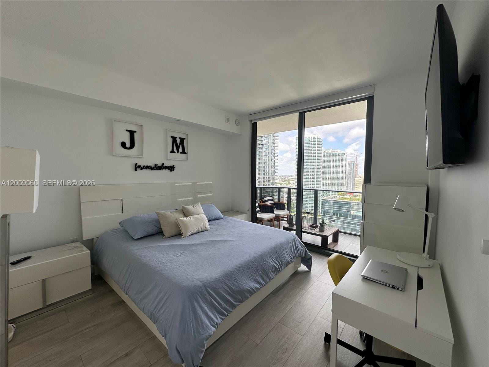 45 SW 9th Street 2501 — photo 8