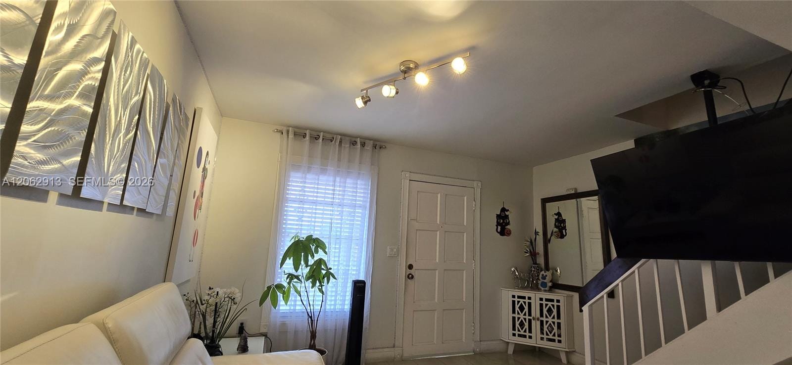 1345 W 41st Street 6 — photo 3