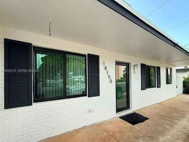 18150 NW 82nd Avenue, Hialeah, FL 33015