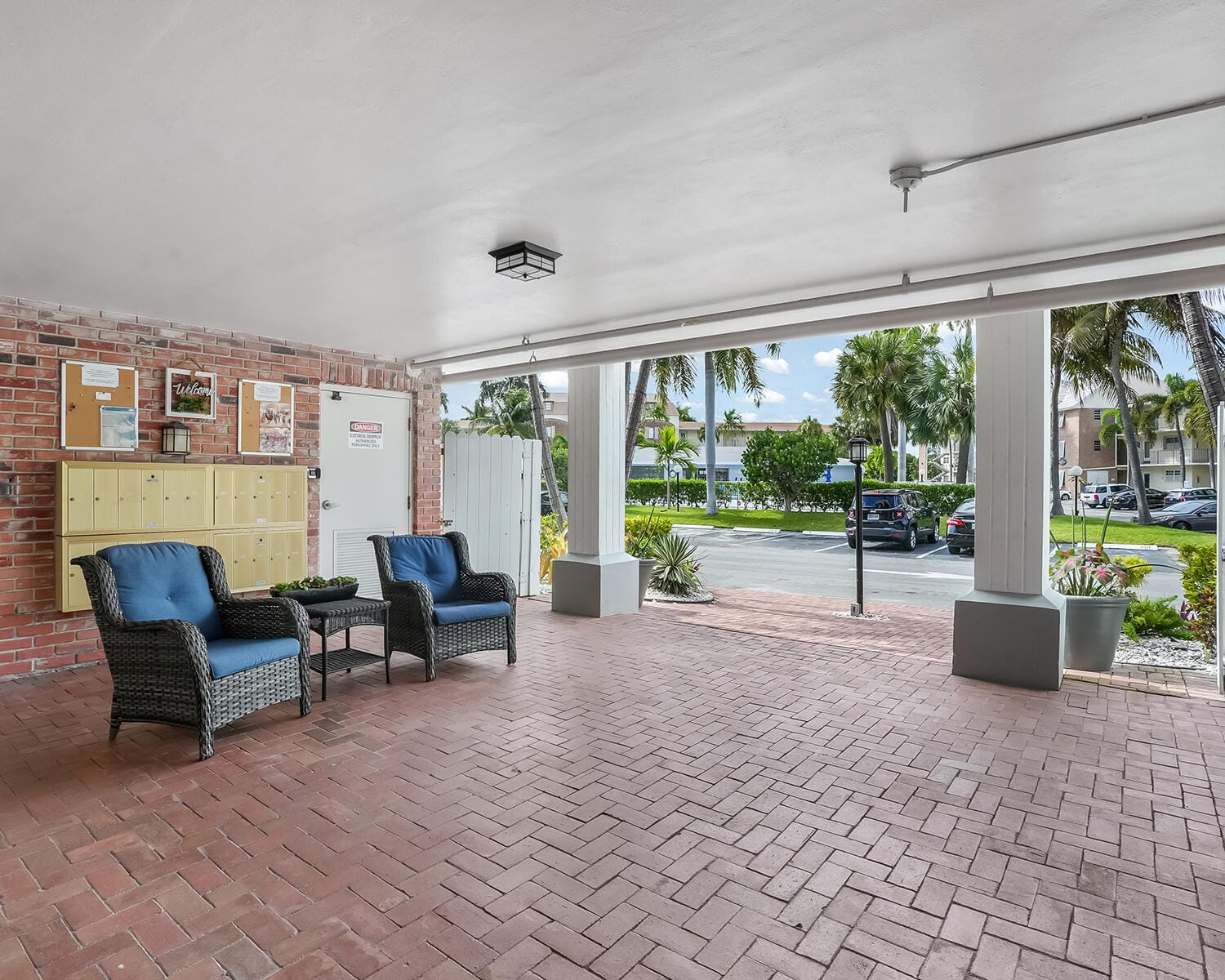 180 NE 12th Avenue 15E, Hallandale Beach, FL 33009 photo 17