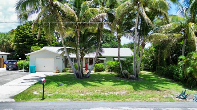 135 SE 26TH Avenue, sold in ZIP 33435, Boynton Beach, FL