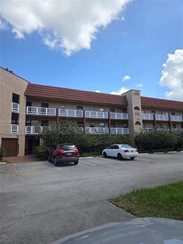 2781 N Pine Island Road 207, sold in Sunrise Lakes 215 Condo, Sunrise, FL