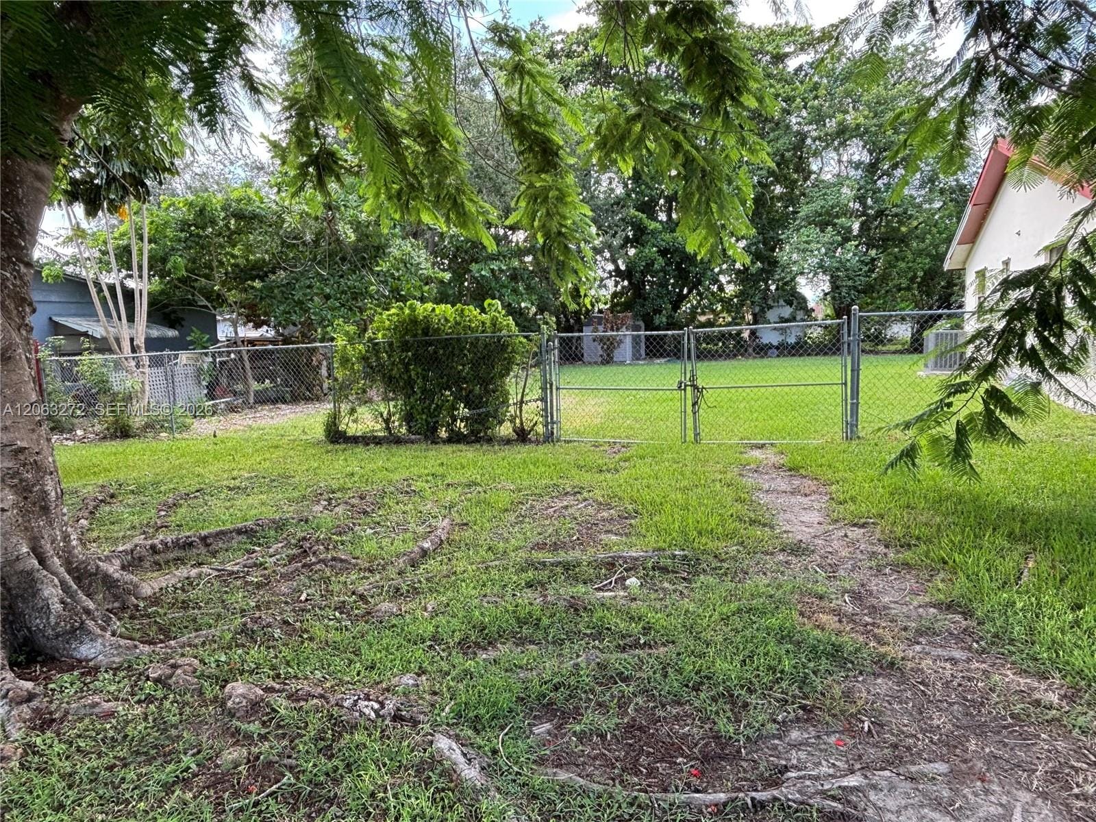 530 SW 5th Street — photo 3