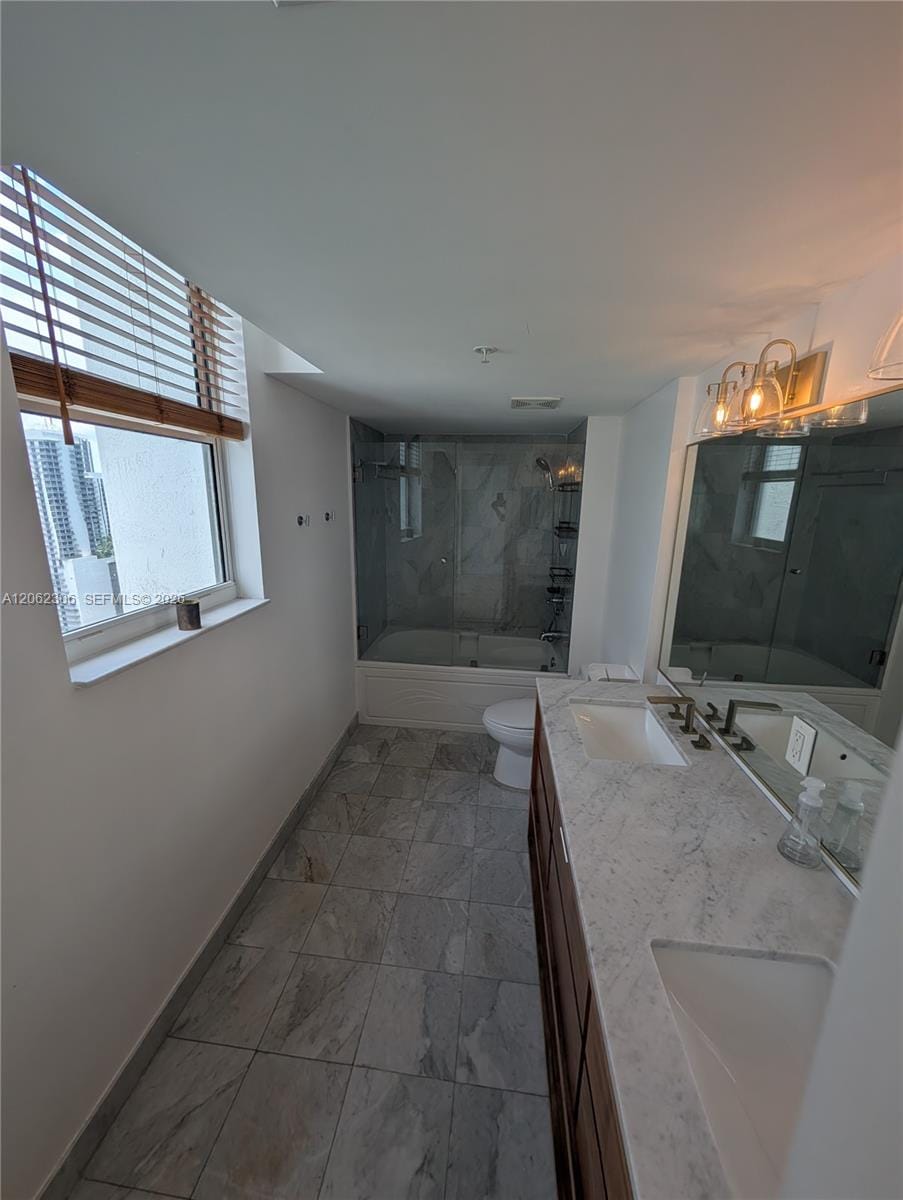 31 SE 5 3002, Miami, FL 33131 photo 14