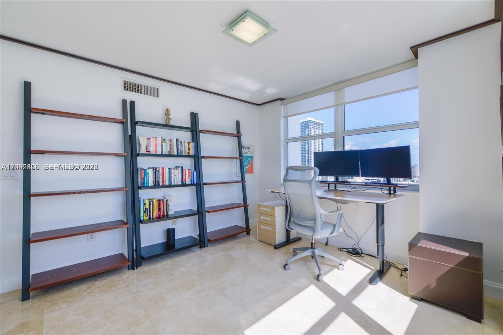 31 SE 5 3002, Miami, FL 33131 photo 20
