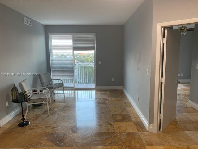7280 SW 90th Street 504, Miami, FL 33156