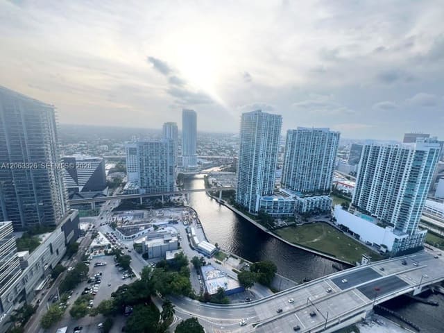 68 SE 6th Street 3810, Reach, Miami, FL