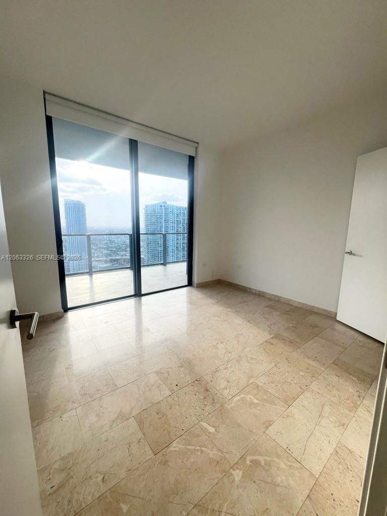 68 SE 6th Street 3810, Miami, FL 33131 photo 14