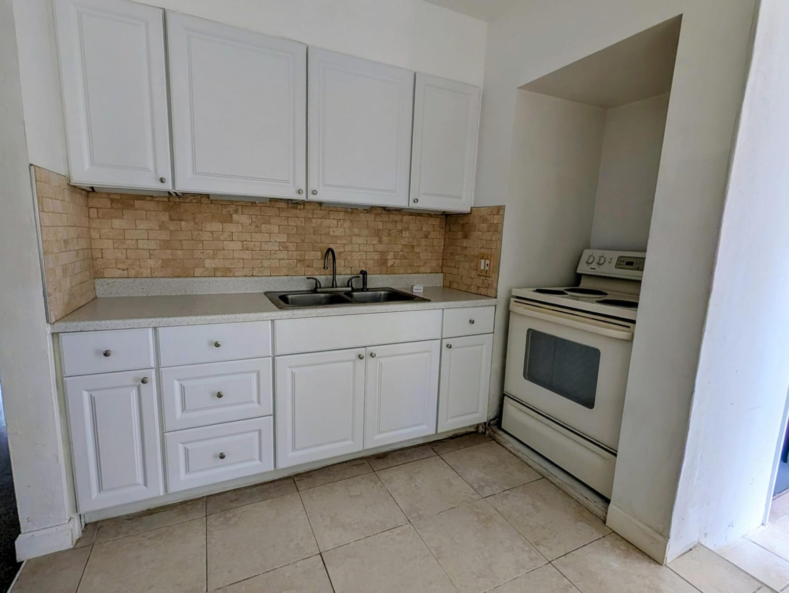 320 SW 21ST Street — photo 12